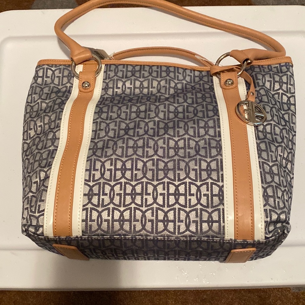 Gia I Bernini grey and beige bag